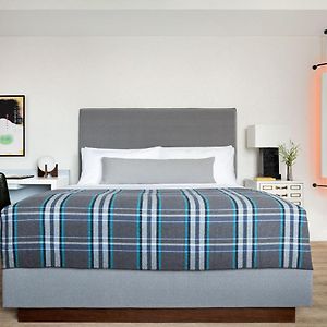 King Room Mobility or hearing accessible